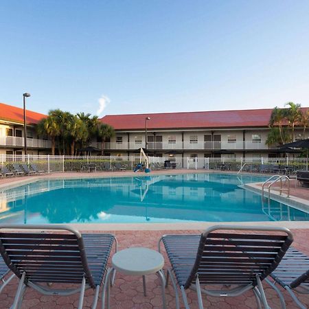 La Quinta Inn By Wyndham Cocoa Beach-Port Canaveral Exteriör bild