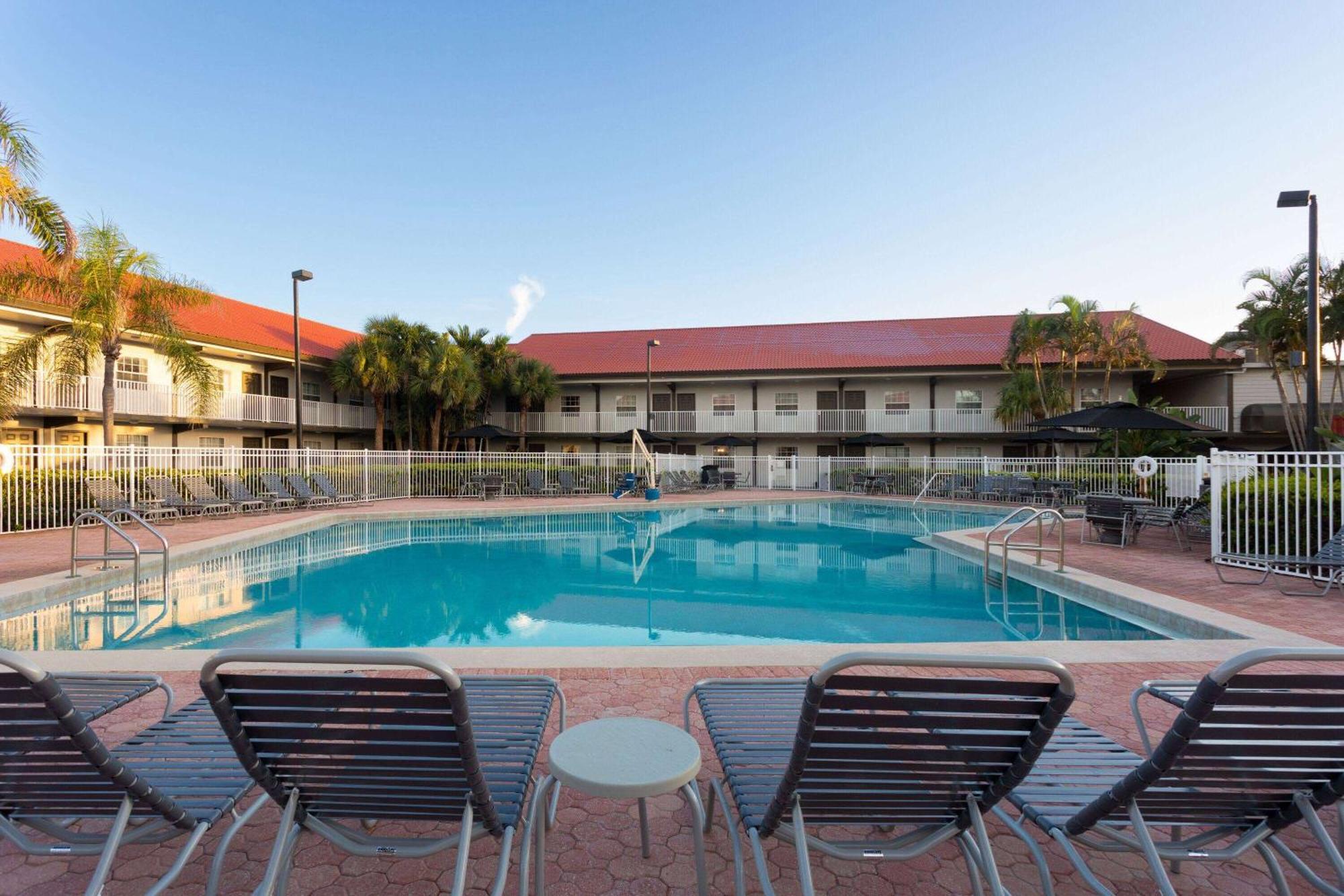 La Quinta Inn By Wyndham Cocoa Beach-Port Canaveral Exteriör bild