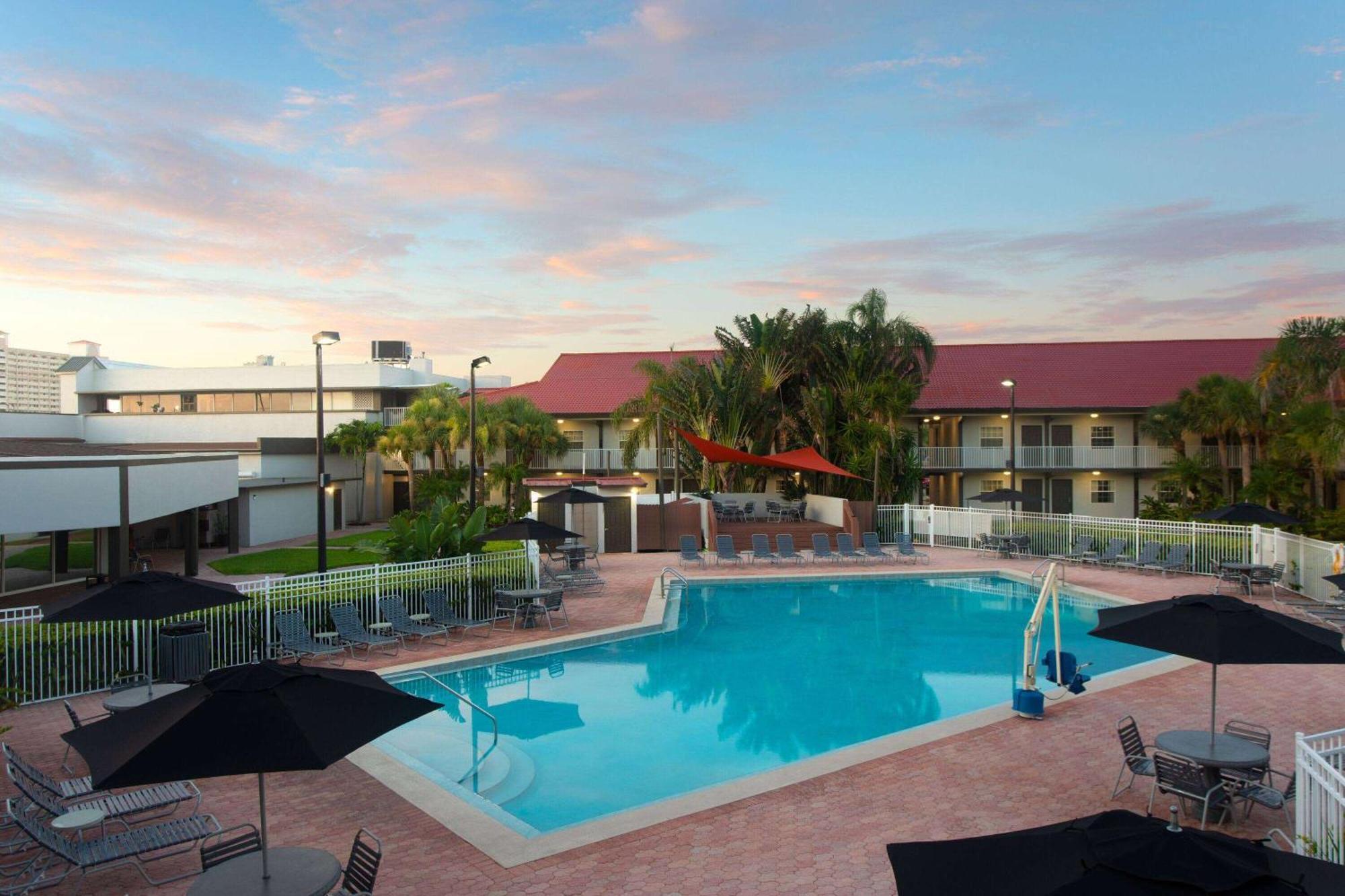 La Quinta Inn By Wyndham Cocoa Beach-Port Canaveral Exteriör bild