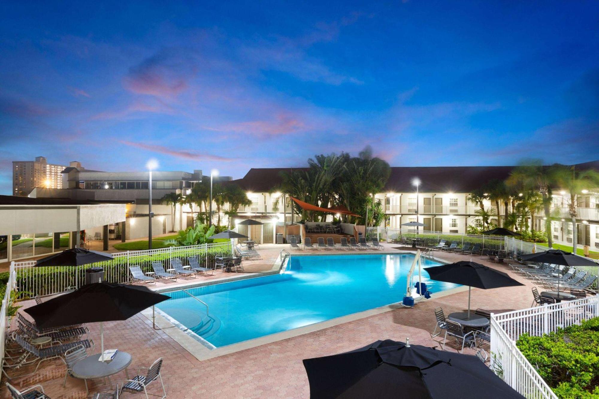 La Quinta Inn By Wyndham Cocoa Beach-Port Canaveral Exteriör bild