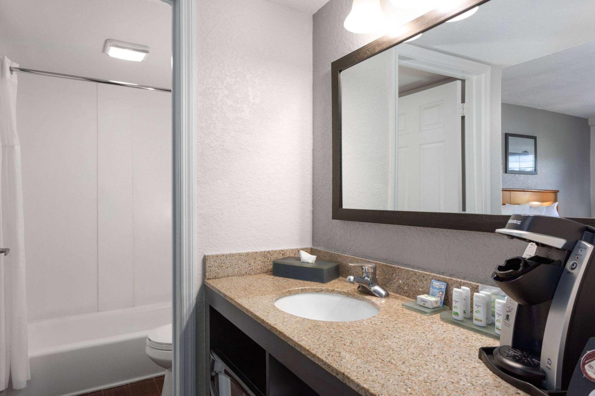 La Quinta Inn By Wyndham Cocoa Beach-Port Canaveral Exteriör bild