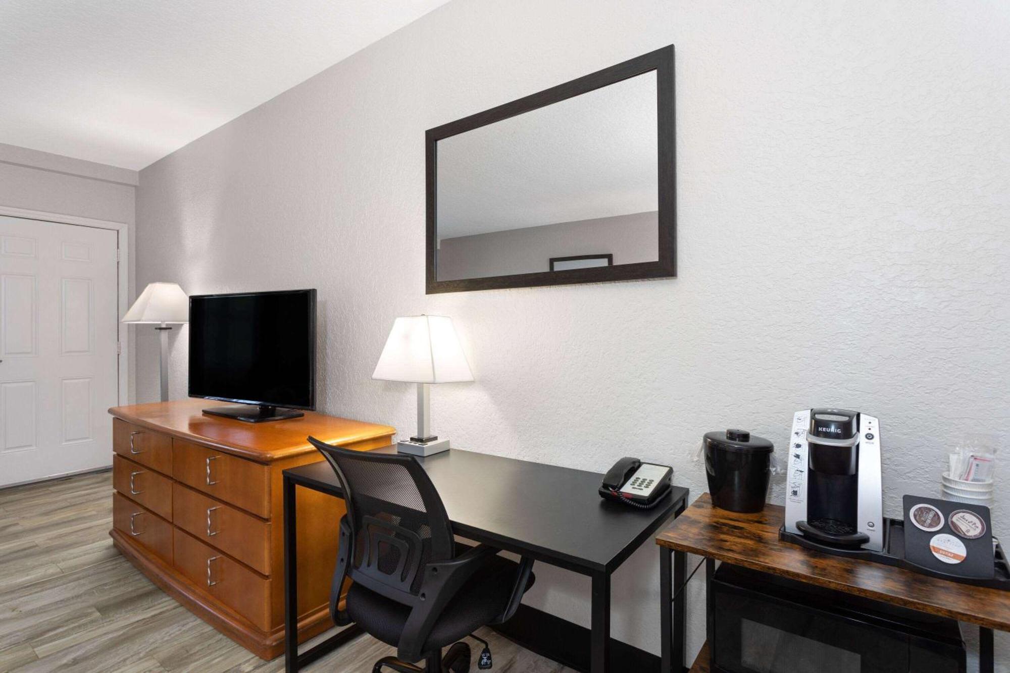 La Quinta Inn By Wyndham Cocoa Beach-Port Canaveral Exteriör bild