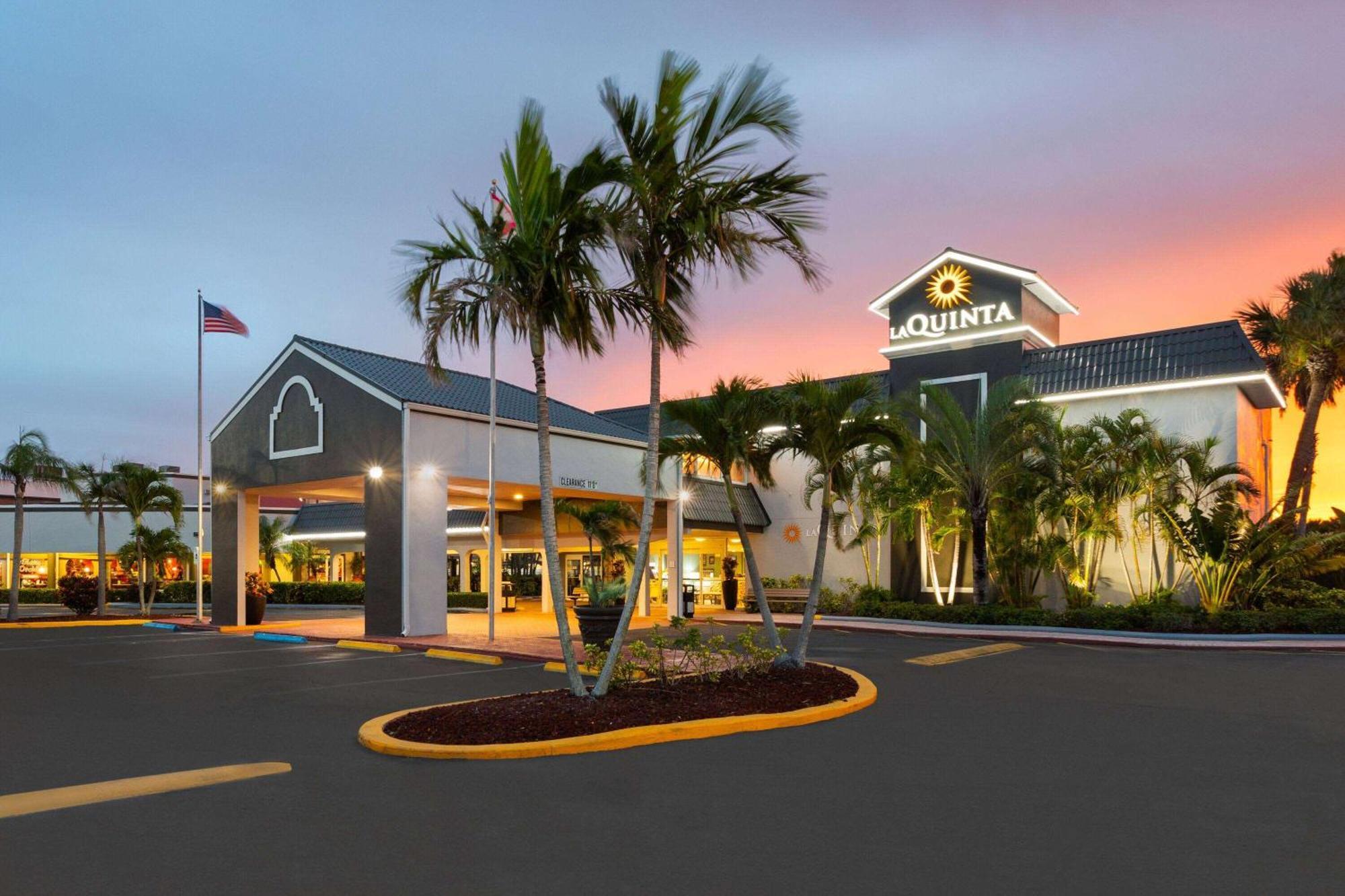La Quinta Inn By Wyndham Cocoa Beach-Port Canaveral Exteriör bild